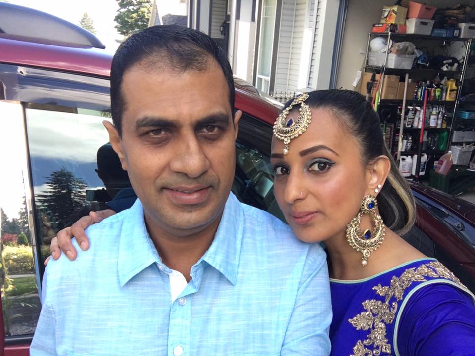 Friends support Nadi with cash