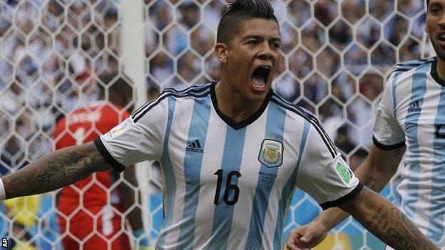 Rojo pens deal with Man Utd